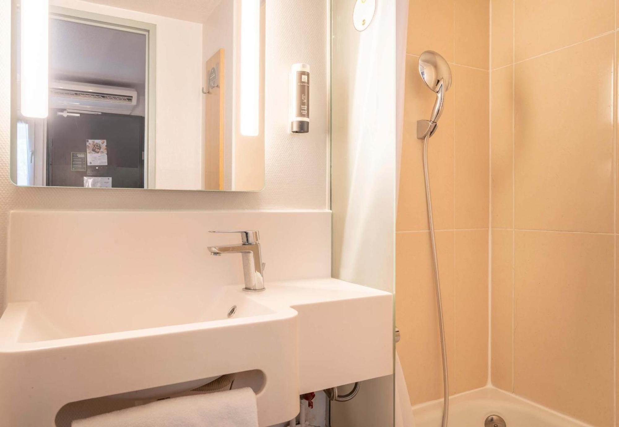 B&B Hotel Toulon La Seyne Sur Mer Экстерьер фото